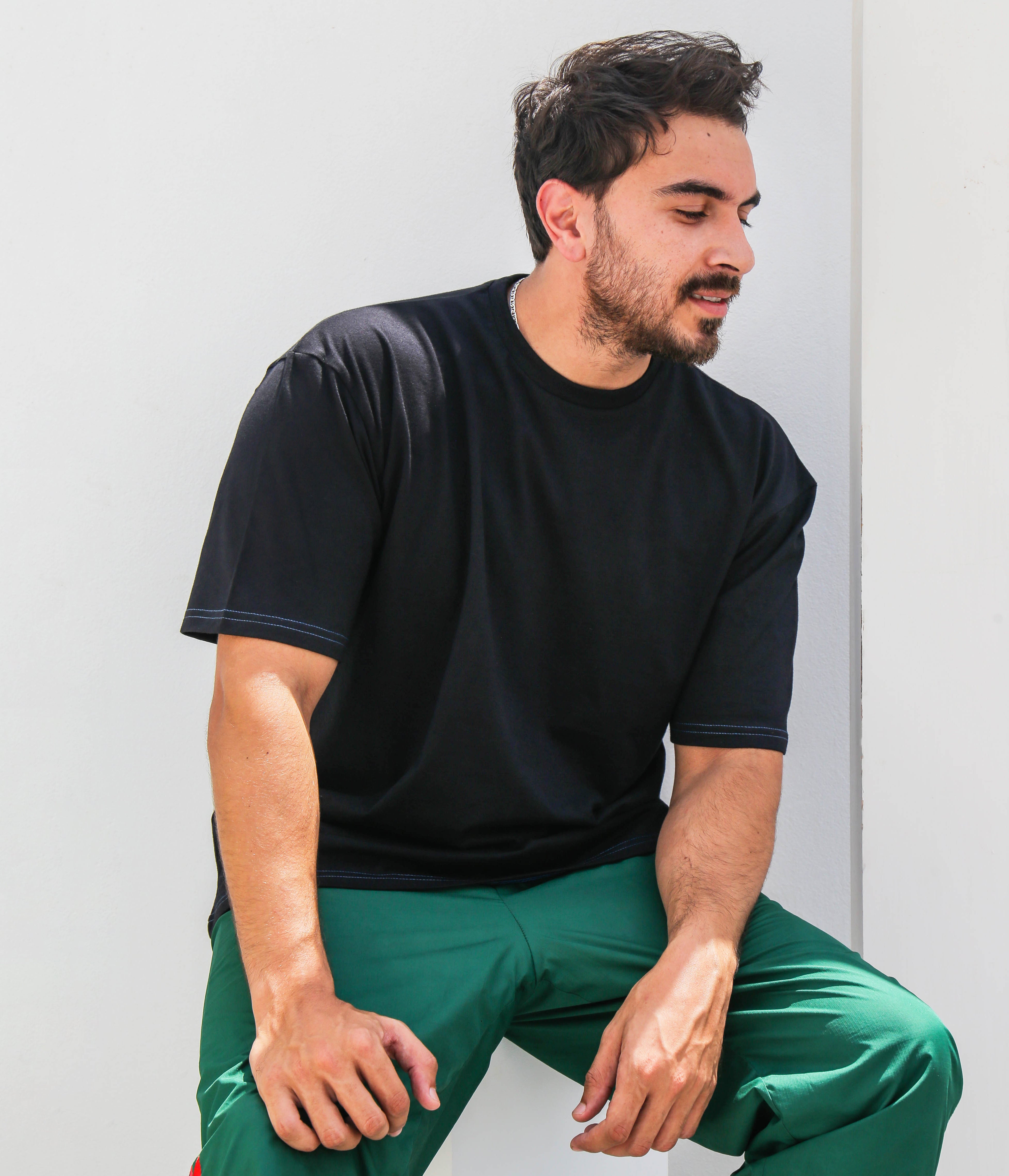 Basic Unisex Oversized T-Shirt Black - Main Image